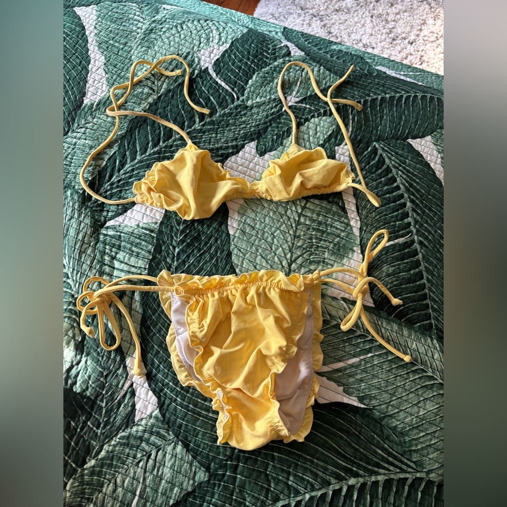 New Missguided yellow ruched bikini